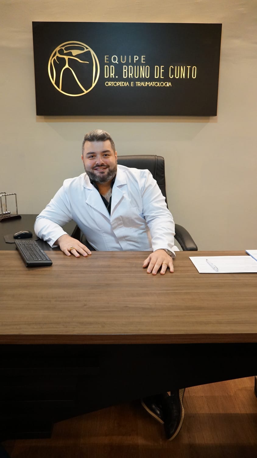 Médico conversando com paciente